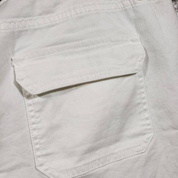 Caslon NWOT white utility 5" shorts woman's size 18 with big patch pockets - Picture 11 of 11
